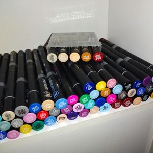 BNWOT Chameleon markers